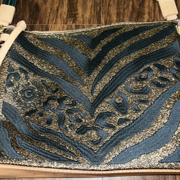 Consuela Downtown Crossbody Leather Bag - Picture 3 of 5